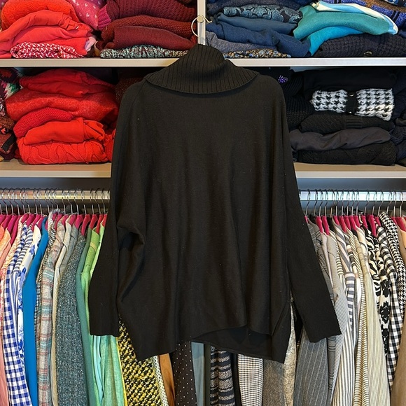 Calvin Klein black long sleeve buckle detail oversized turtleneck sweater S/M - Picture 3 of 3